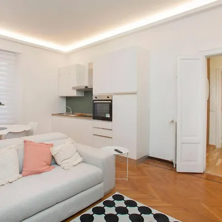 Stayeasy Monti29 - Cadorna & Castello Sforzesco Apartment *
