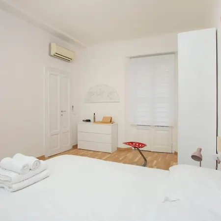 Stayeasy Monti29 - Cadorna & Castello Sforzesco Lejlighed Milano